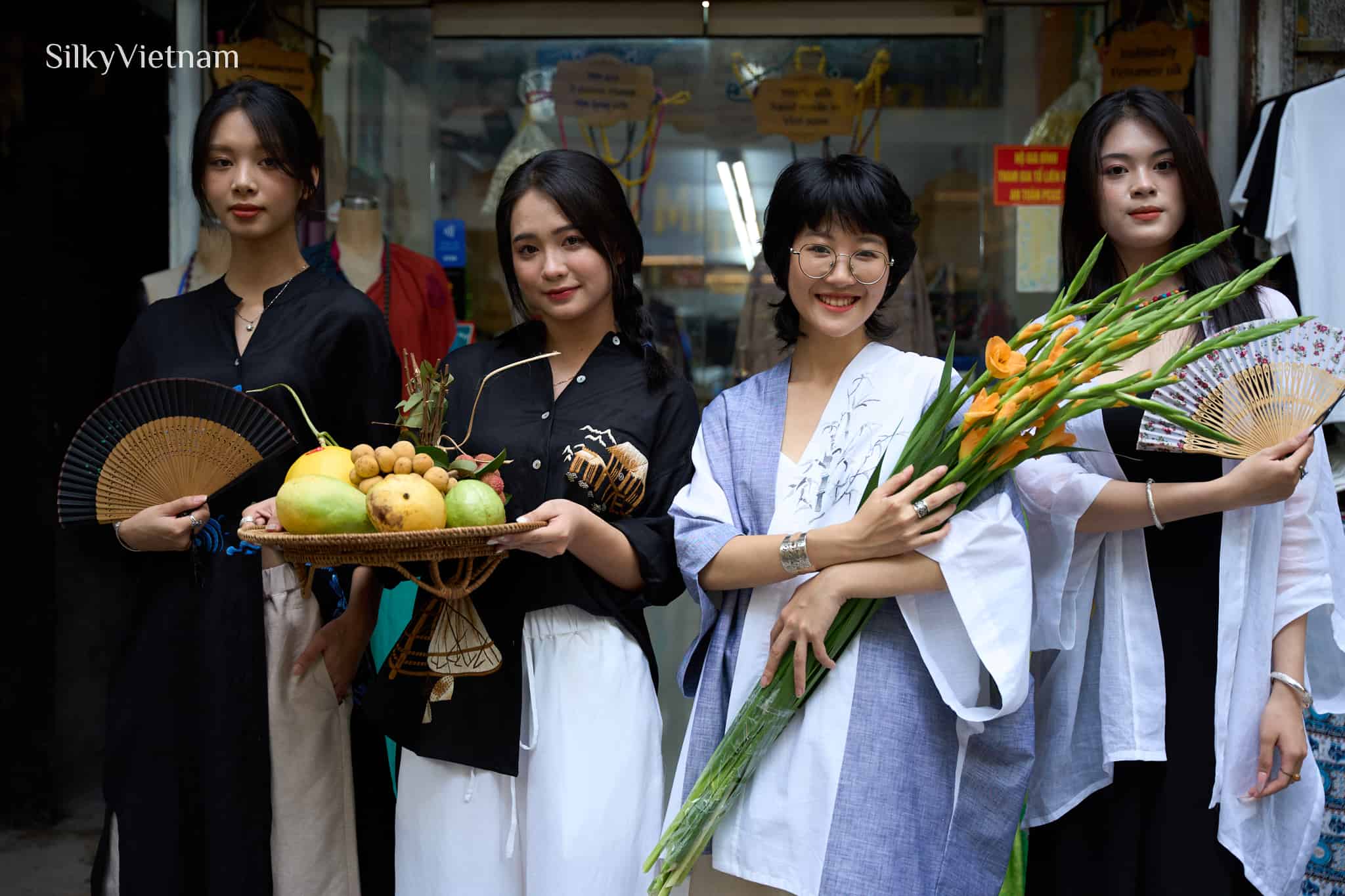Những cô gái với tâm yêu truyền thống, lòng hướng vế giá trị văn hóa Việt Nam