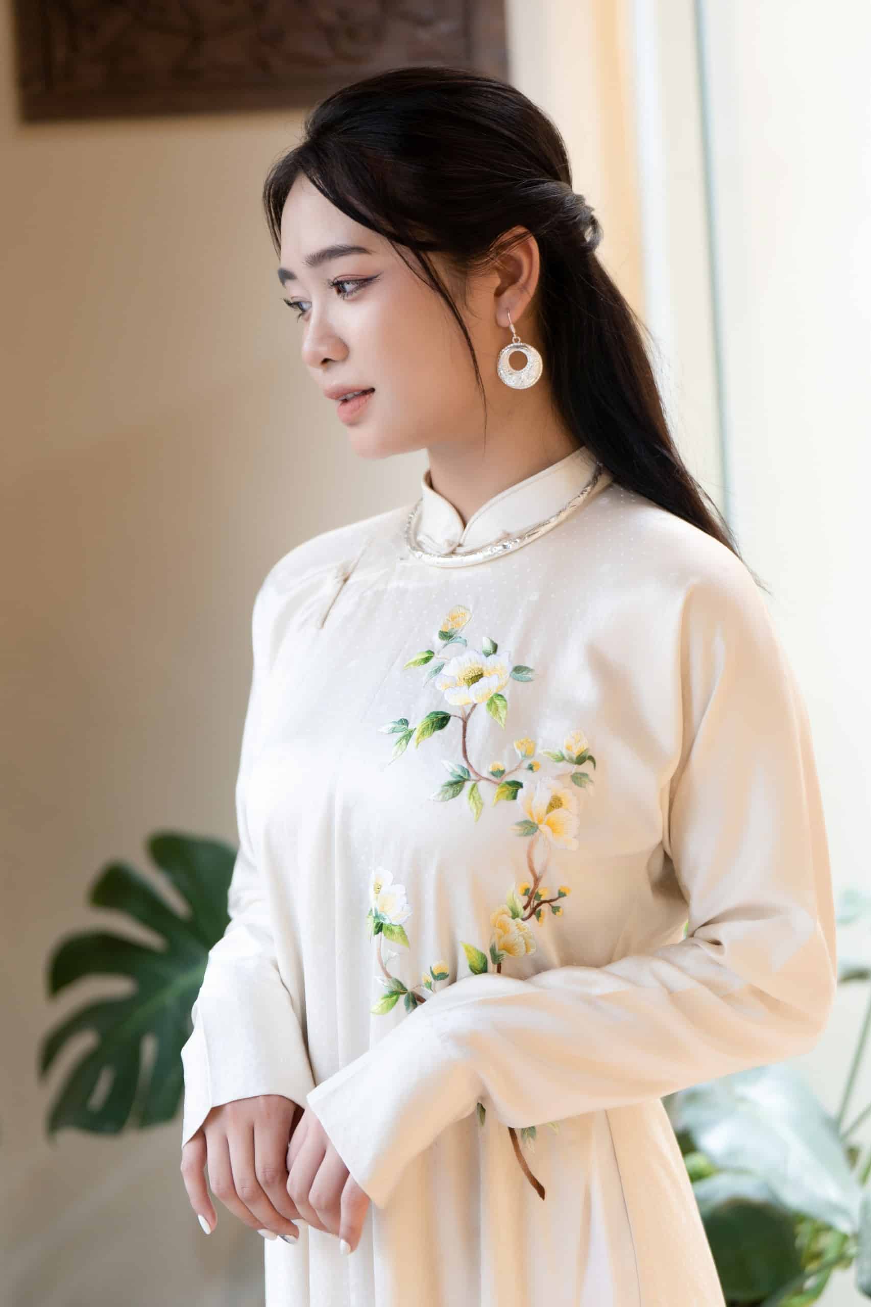 Nét đẹp người con gái Việt Nam luôn gắn liền với tà áo dài truyền thống